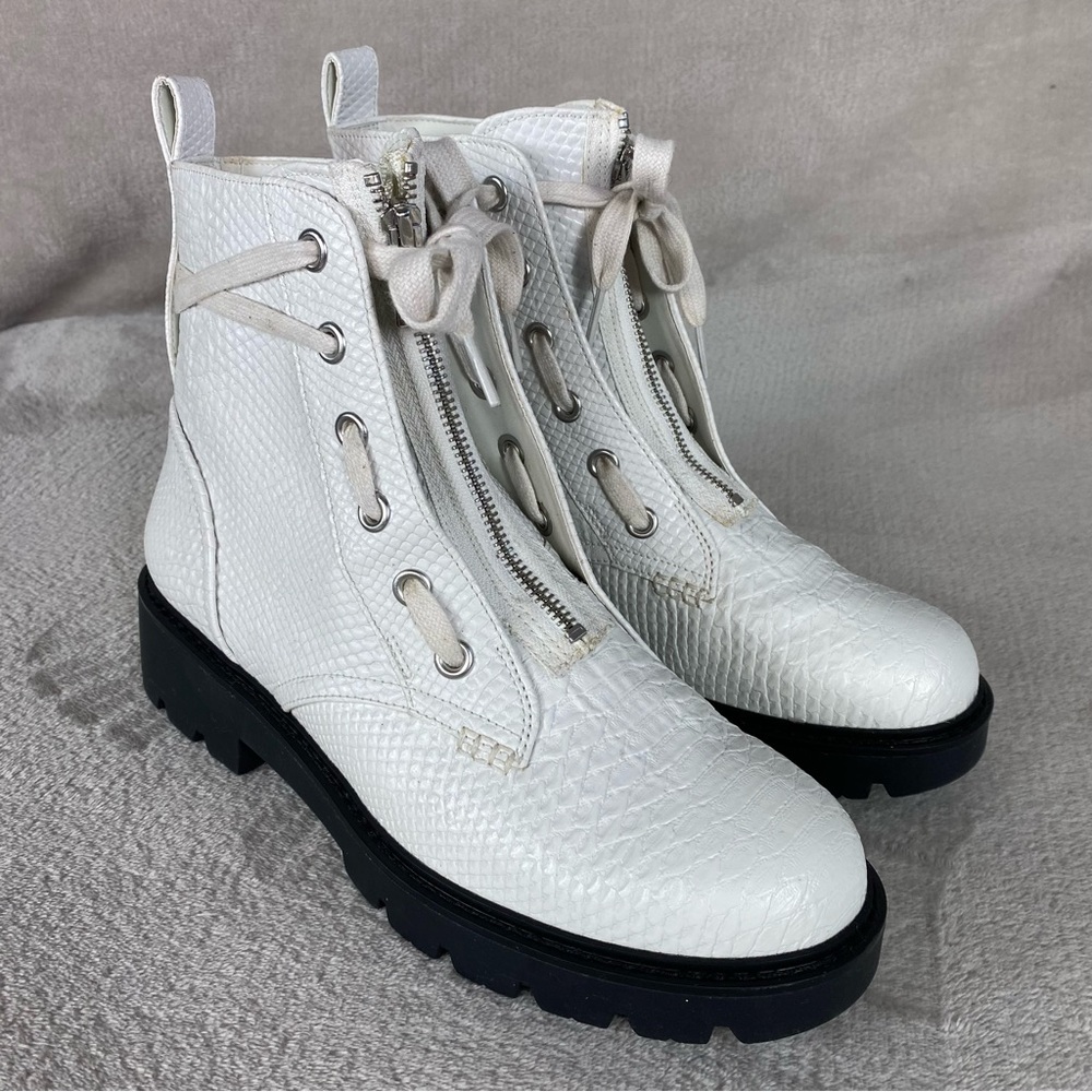 UGG Daren Boots Womens Size 11 White Snake Print Combat Lug Sole NEW